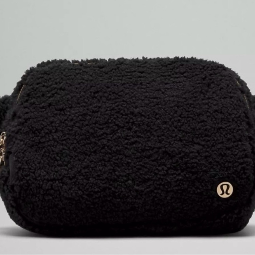 Lululemon Black Belt Bag Fleece